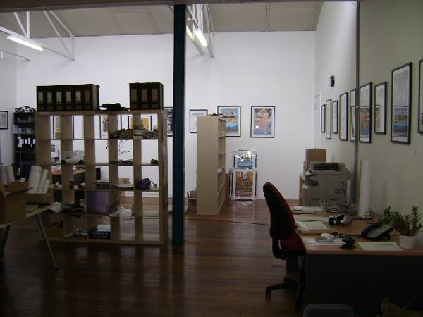 OFFICE/ STUDIO FOR LEASE Picture 2