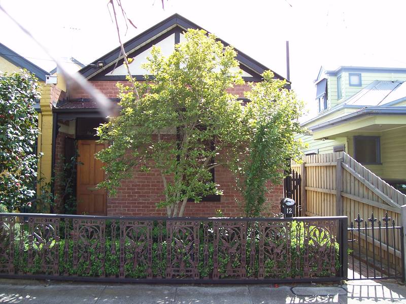 PLEASE CONTACT THE TENANT TO INSPECT - 0448 931 370 - MIKI OR 0400 101 010 - KATE Picture 1