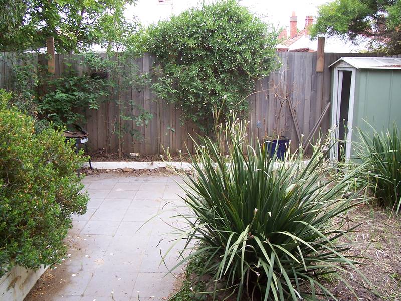 PLEASE CONTACT THE TENANT TO INSPECT - 0448 931 370 - MIKI OR 0400 101 010 - KATE Picture 3