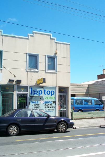 IMPRESSIVE REFURBISHED SHOP/OFFICE Picture 1