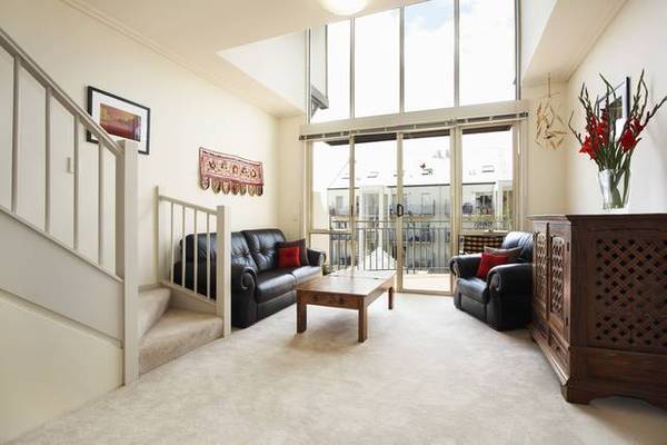 DESIGNER LIVING Picture 2