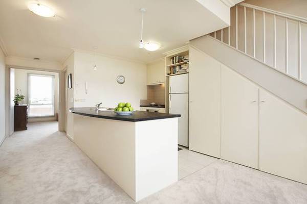 DESIGNER LIVING Picture 3