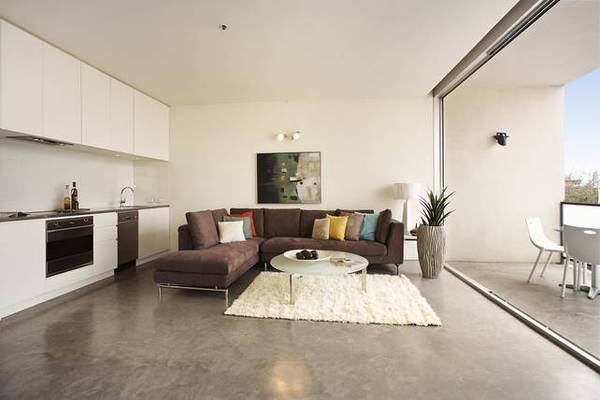 STYLISHLY GREVILLE Picture 2