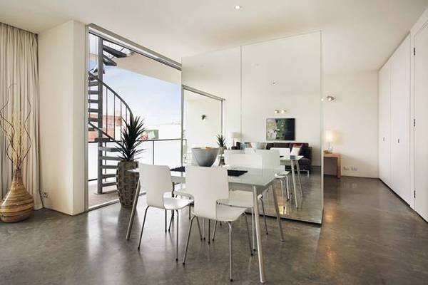 STYLISHLY GREVILLE Picture 3