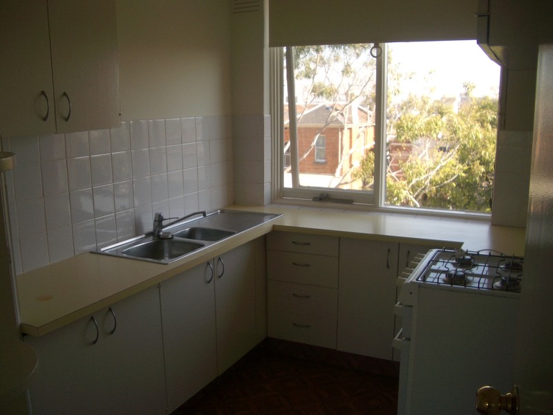 PLEASE CONTACT THE TENANT TO INSPECT - CAROLINA - 0411 574 228 Picture 2