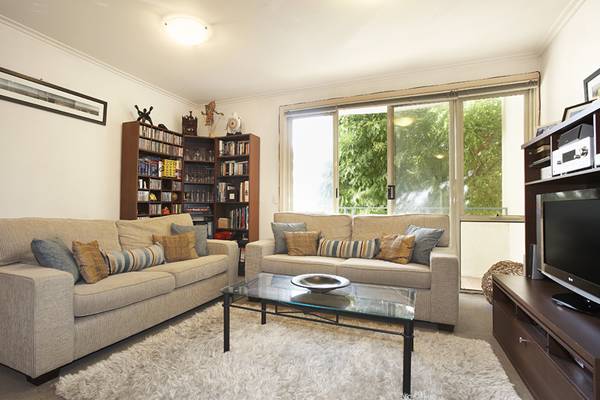 Exciting Indoor-Outdoor Entertaining Picture 1