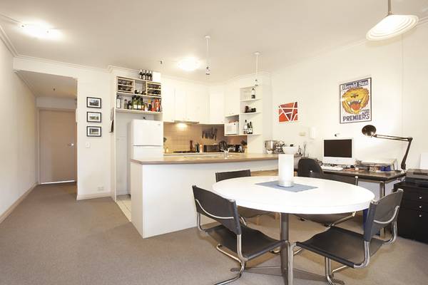 Exciting Indoor-Outdoor Entertaining Picture 2