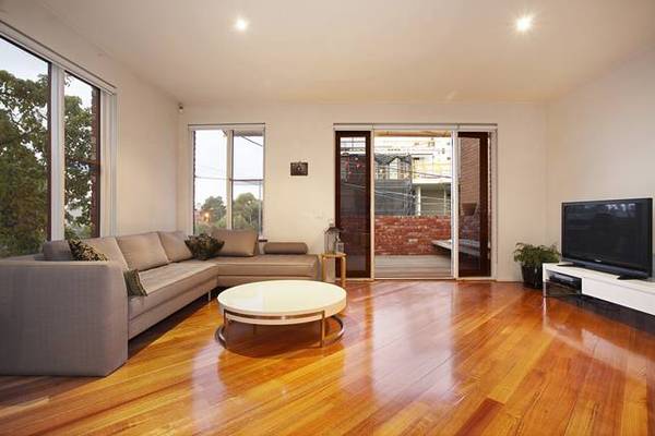 INVEST IN A LIFESTYLE Picture 1