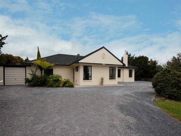 ABSOLUTELY STUNNING Picture 1