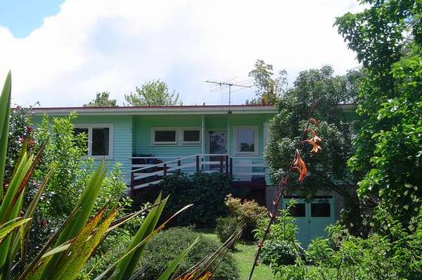 DECEASED ESTATE - FAMILY SAY SELL!! Picture 1