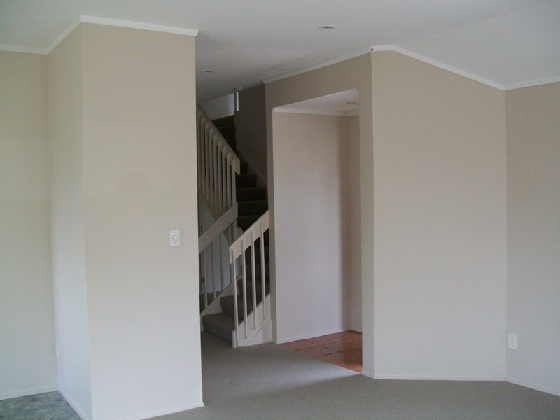 Spacious townhouse for rent Picture 3