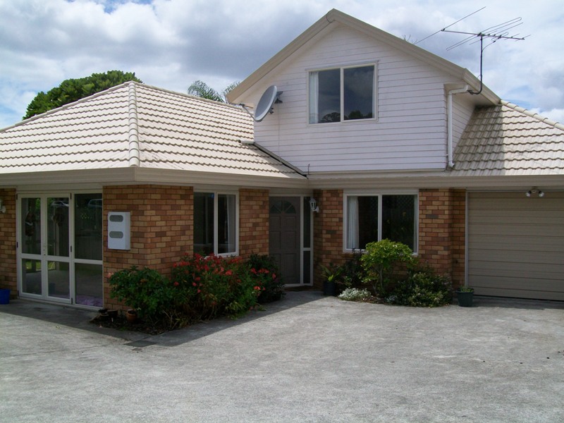 Spacious townhouse for rent Picture 1