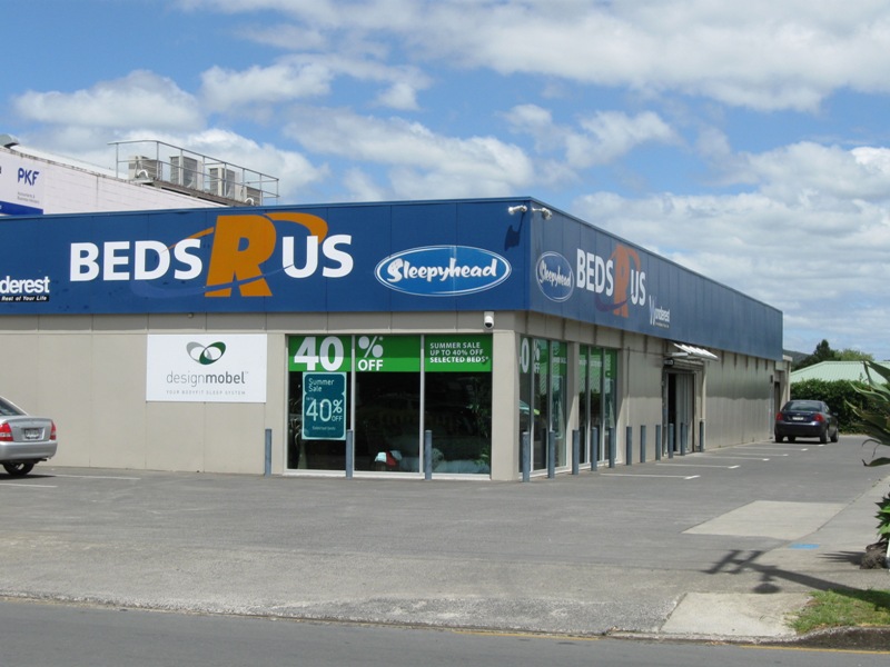 PRIME LOCATION Picture 2