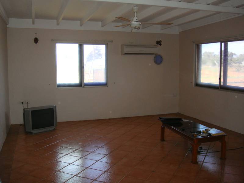 GREAT LOCATION, GREAT PROPERTY Picture 1