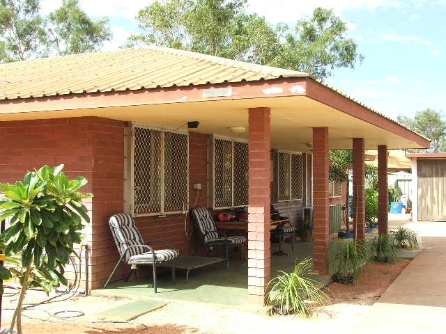 Fully furnished family home Picture 1