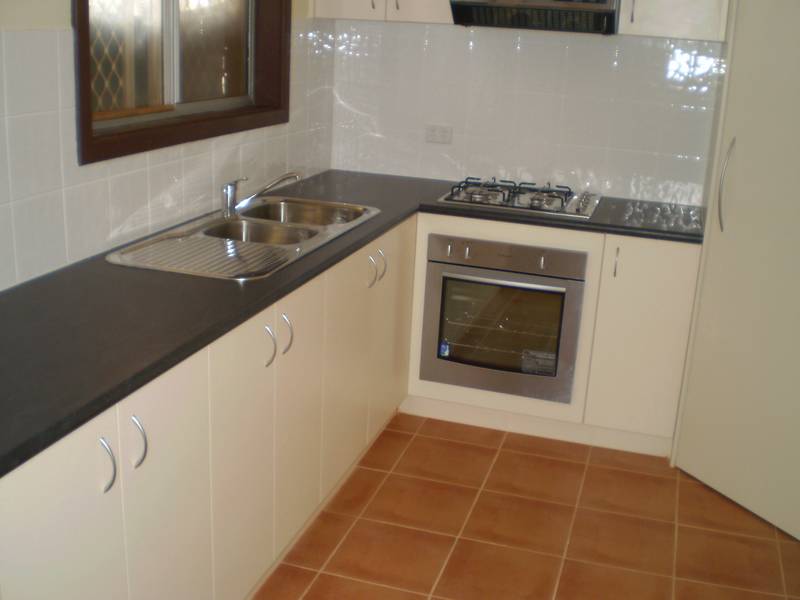 Lovely renovated 2 bedroom unit Picture Lovely renovated 2 bedroom unit Picture