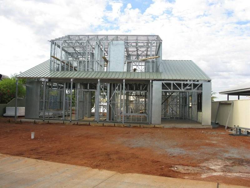 TWO STOREY EXECUTIVE HOMEBRAND NEW! Picture 3