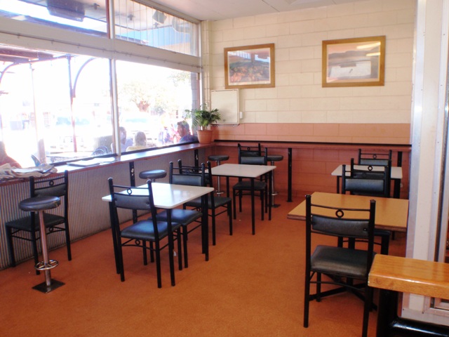 YOUR GOLDEN OPPORTUNITY - HARBOUR CAFE IS FOR SALE Picture 3
