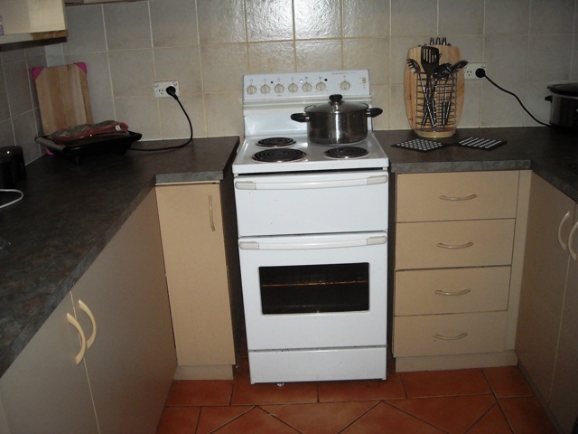 INVESTORS OR FIRST HOME BUYERS WELCOME Picture 2