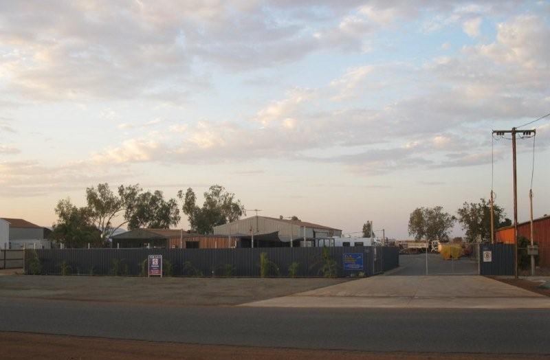 Large Industrial Block with Shed and Accommodation Picture 1