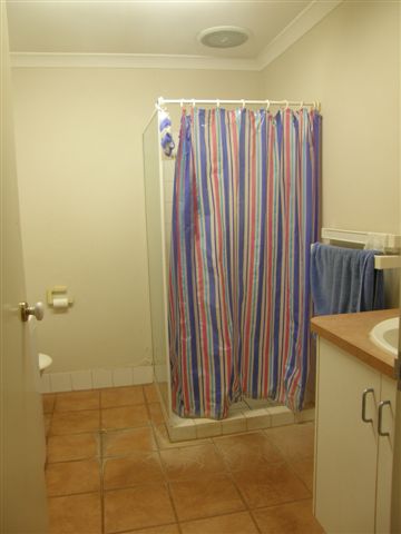 JUST BACK ON THE MARKET Picture 3