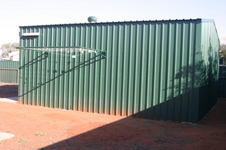 LOOK AT THE SIZE OF THIS SHED Picture 3