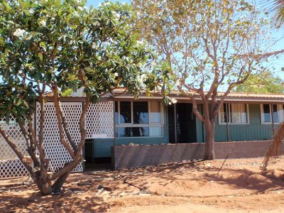 A Stones throw from the Ocean Picture