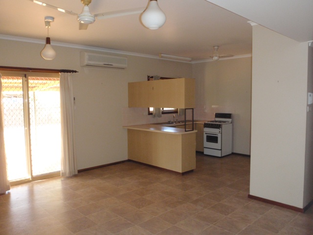 Neat and tidy home Picture 2