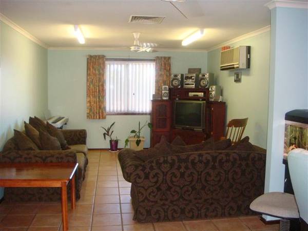 Investment Property or First Home Owner - Price to Sell Picture 3