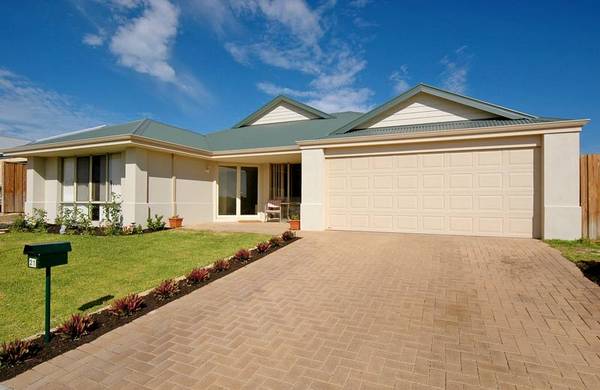 DONT BE DECEIVED Picture 1