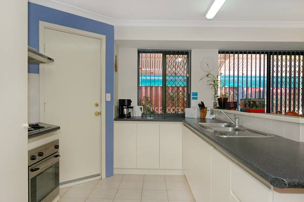 Under Offer !st Home Open Picture 2