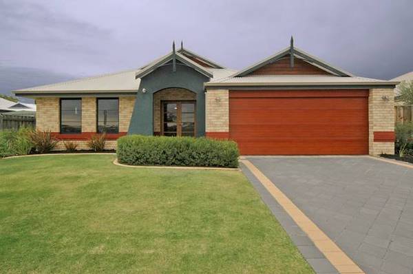 Dream House, Dream Location Picture 1