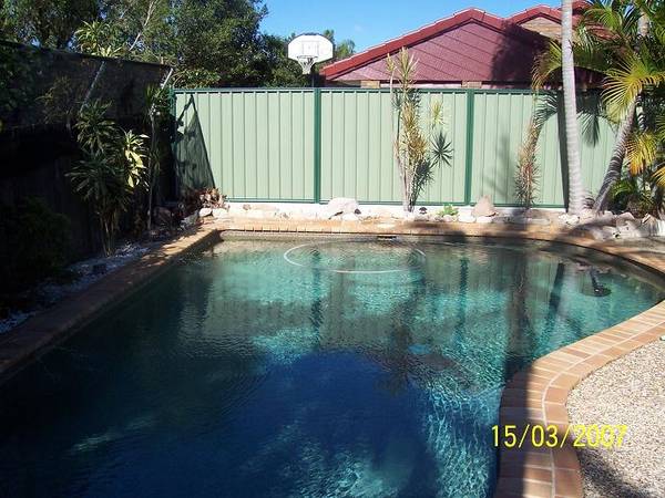 Great Family Home with Pool Picture 1