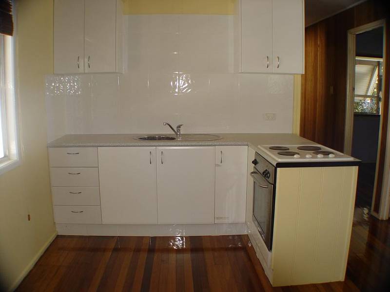 A Great First Home! Picture 3