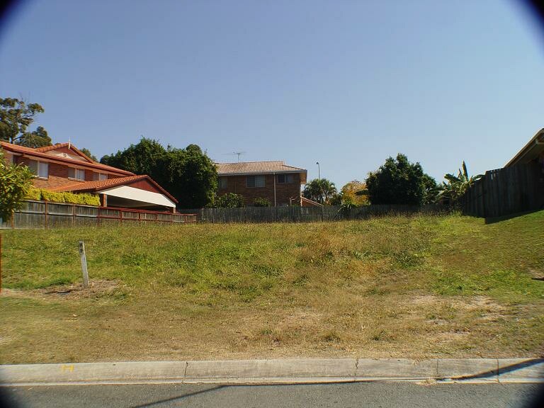 Seller inviting all genuine buyers to put in an offer Picture 2