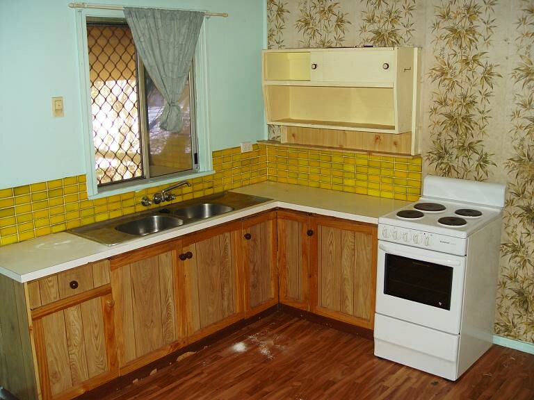 Large Yard, Convenient Location Picture 3