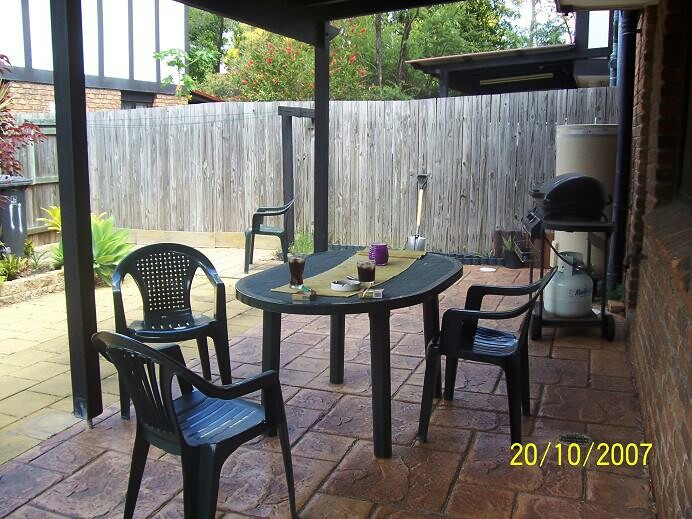 Secure Townhouse in Convenient Location Picture 2