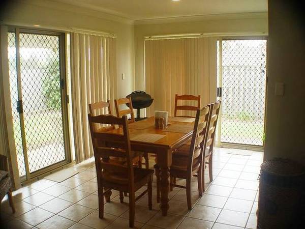 Comfortable Modern Living Picture 3