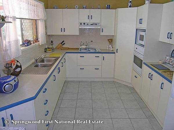 CENTRAL SPRINGWOOD Picture 2