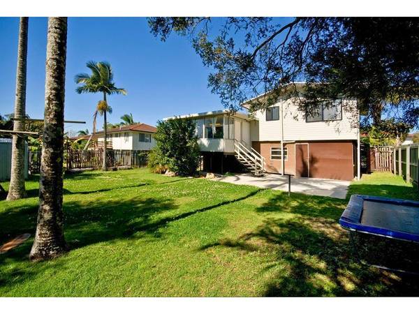 BRING YOUR PETS, BOAT & TRAILER Picture 3