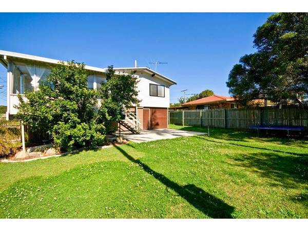 BRING YOUR PETS, BOAT & TRAILER Picture 1