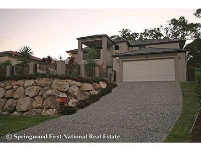 CONTEMPORARY LIVING Picture CONTEMPORARY LIVING Picture