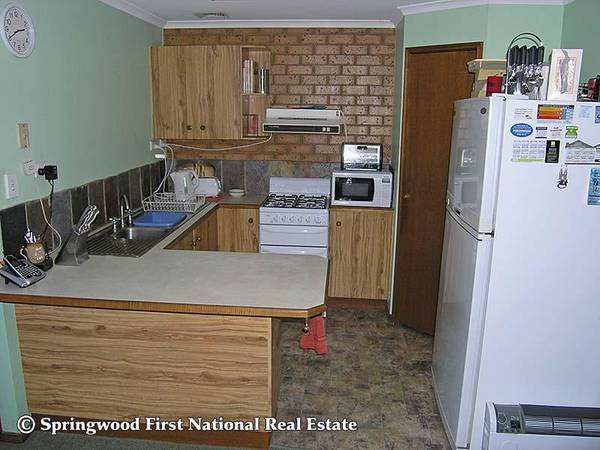 NEAT AND NIFTY TOWNHOUSE Picture 2