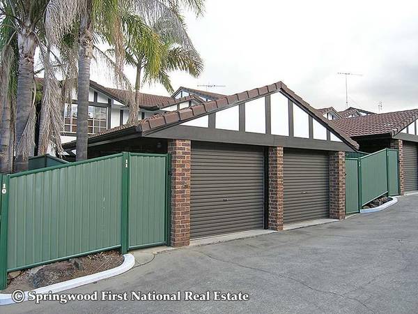 NEAT AND NIFTY TOWNHOUSE Picture 1