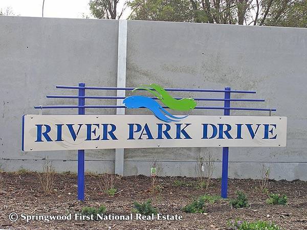 LAND GLORIOUS LAND Picture 2