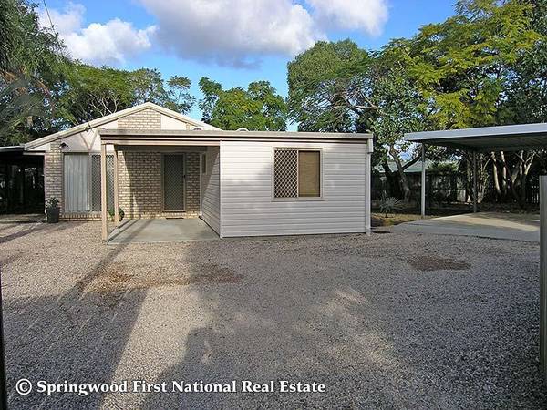 A HOUSE FOR THE PRICE OF A TOWNHOUSE! Picture 1