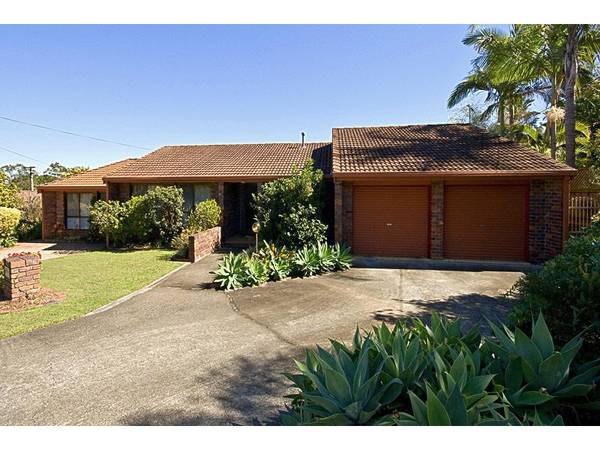 FAMILY HEAVEN WITH 3 LIVING AREAS Picture 1