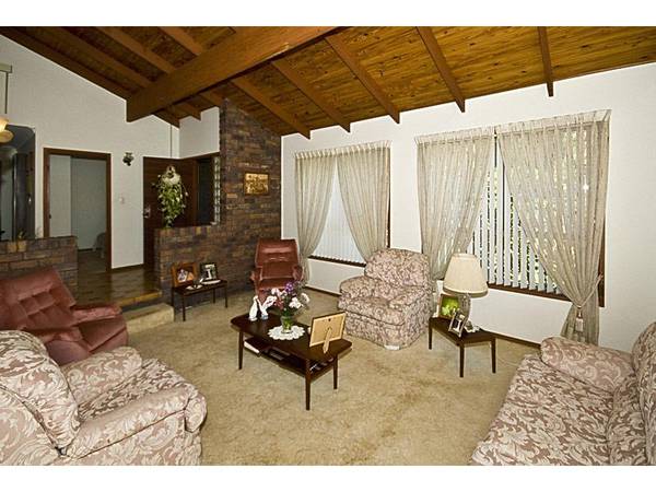 FAMILY HEAVEN WITH 3 LIVING AREAS Picture 2