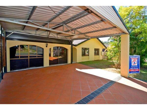 A REAL ENTERTAINER Picture 2