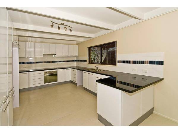 DO YOU HAVE NO TIME TO RENOVATE?? Picture 3